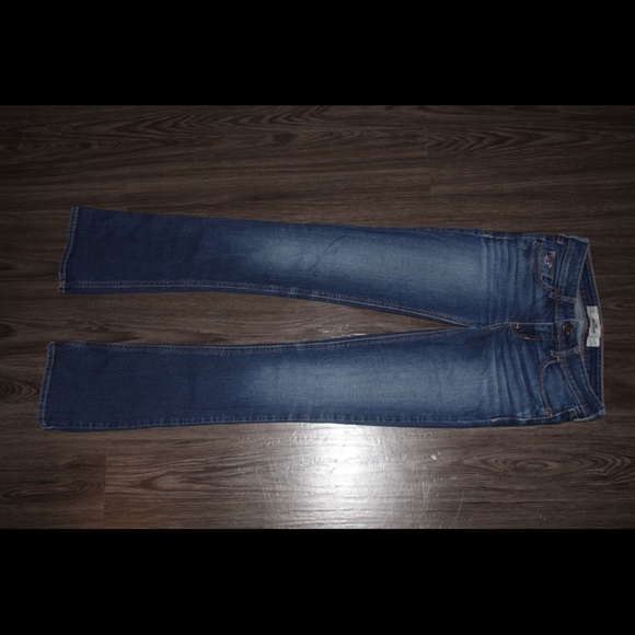 Hollister Jeans - Picture 1 of 3